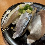 海天丸 - 光の三貫（さば・さんま・いわし、418円）。