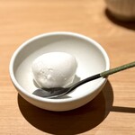 匠 進吾 - シャーベットも季節感たっぷりです。
      こちらは、爽やかな和梨。