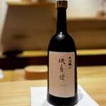 匠 進吾 - 磯自慢のノビルメンテ。
      透明感と品があって、こういうきれいなお酒が好みです。