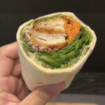 THE CITY BAKERY Minamoa 히로시마 - CB 롤 생선 튀김 & 타프나드 마요네즈 / 780엔♪