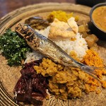 HOPPERS - どーん！イワシの丸干しの存在感に心奪われます！