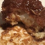 ゴメンネJIRO - こちらは先程の卵クリーム、コロッケで、中身に白い卵、ゆで卵の白身などが入っており、手作り感満載で最高でした。