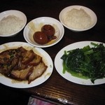 富覇王猪脚 - 2014年の霸王腿扣(太もも)､燙青菜(ゆで青菜)､滷蛋(煮玉子)､白飯