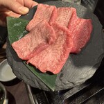 焼肉GUTS 離れ - 