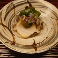 まる富 - 鮑の肝ソース掛け