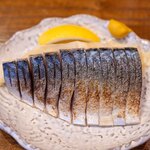 う成ル - 2025.8 炎の炙り〆鯖（小 715円）