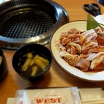 ウエスト焼肉 - 得々ランチ(豚バラ&若鶏200g)