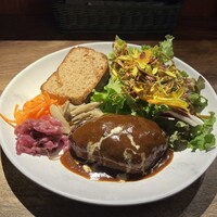 ビストロ ハマイフ - 本州の鹿肉の赤身100% レアハンバーグ
