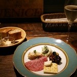 ブルスケッテリア デッリ アルティスティ - 14.11.12【カウンター限定】ちょいのみセット(1580円)※お好きなブルスケッタが1枚付きます