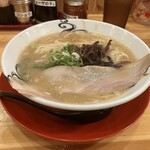 麺屋 八感 - 料理写真:ハ感ラーメン(麺増量)