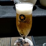 小料理屋　ひじり - ドリンク写真:お洒落なグラスに生ビール