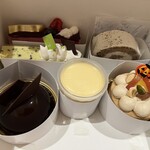 トシ・ヨロイヅカ 東京 - 