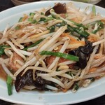 辰巳家 - ボリュームある、もやし多め、もう少しレバーがあれば…でも五反田でこのお値段なら何の文句もない。