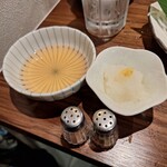 居酒屋tsugumi - 天ぷら定番選べる三種盛りの天つゆ、大根おろし