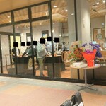 SAKE PLACE - SAKE PLACE 横川店 お店外から店内② (2025.10.23)