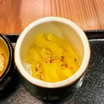 和牛専門 牛めし 前田優 - 徳島県産たくあん