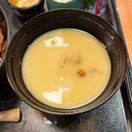 和牛専門 牛めし 前田優 - 味噌汁