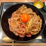 和牛専門 牛めし 前田優 - A5ランク黒毛和牛 合盛り牛めし（ミディアムレア牛めし＋牛めし）