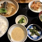 巣立つ魚金 - 