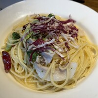 渋谷アチェーゾ - パスタB  豚トロ・トレビス・ブロッコリーのペペロンチーノ　1,000円
