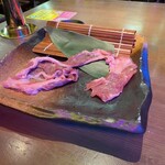 焼肉ホルモンジンギスカン酒場 れもん - 全部繋がってる…ハサミも用意されておらず
