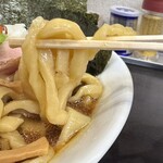 自家製手打ち麺 禿 - 割りばしより余裕で太い！極太麺。