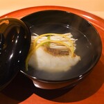 銀座 しのはら - 鯛、岩手の松茸、柚子、マグロ出汁のお椀