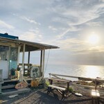 音楽と珈琲の店 岬  - 外観。映画「ふしぎな岬の物語」の舞台です