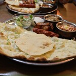 アムリタ インドスパイスカレーとナンと - 