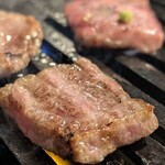 近江牛ホルモン いるもん - 