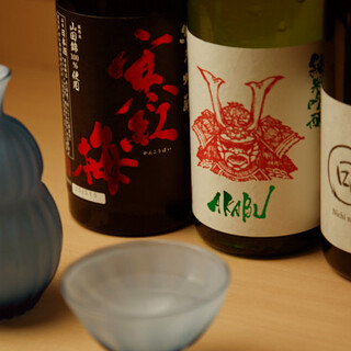 提供约20种日本酒、烧酒等多种饮品