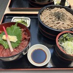 明治亭 - ざるそばとミニ桜丼(馬刺)セット2120えん