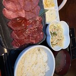 焼肉ホルモン 牛者 - 