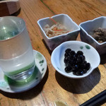 そば切 雨耕庵 - 酒は緑川。　小鉢は全てお母さんの手作り　どれもすごく美味しい☆