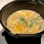 和牛料理 蓮 - ご飯を入れてひと煮立ちしたところで溶き卵を投入 汁が多いかなと思ったが残さず完食