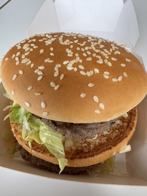 マクドナルド マクドナルド東八道路牟礼店」がリニューアルオープン！2階建てで広く