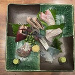 新橋 いっぱし - 2025.10.23 (木)    お造り盛り合わせ　2310円（税込）