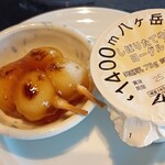 吉川カントリー倶楽部 レストラン - みたらし団子　　ヨーグルト