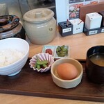 お料理 サザエ - ご飯・味噌汁・温泉玉子