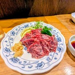 酒肆 黒崎 - クジラ刺身 550円