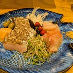 酒肆 黒崎 - 本サワラ刺身550円、カンパチ昆布締め500円