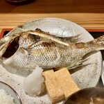 しんのすけ - めいち鯛(大)塩焼き