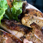 JAH JAH Chicken - ジャマイカの代表的な肉料理ジャークチキン。