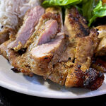 JAH JAH Chicken - こちらはジャークチキンの豚肉版であるジャークポーク。