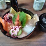 近江町海鮮丼家ひら井 - 