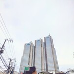 シャンティ - 左の目の前に聳えるのは、"パークハイアット"。