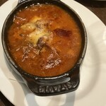 キッチン＆ワイン アガリス神楽坂 - トリッパと牛すじのトマト煮込み。八丁味噌が入ってて大変コクがある。