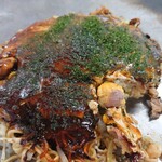 お好み焼き てっちゃん - 三原焼モダン(モツ、イカ)