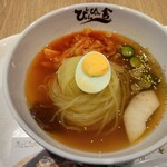 ぴょんぴょん舎オンマーキッチン - 料理写真:冷麺　1045円
