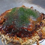 お好み焼き てっちゃん - 三原焼モダン(モツ、イカ)